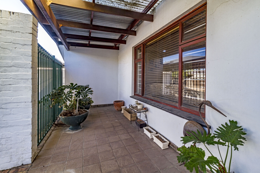5 Bedroom Property for Sale in Lochnerhof Western Cape